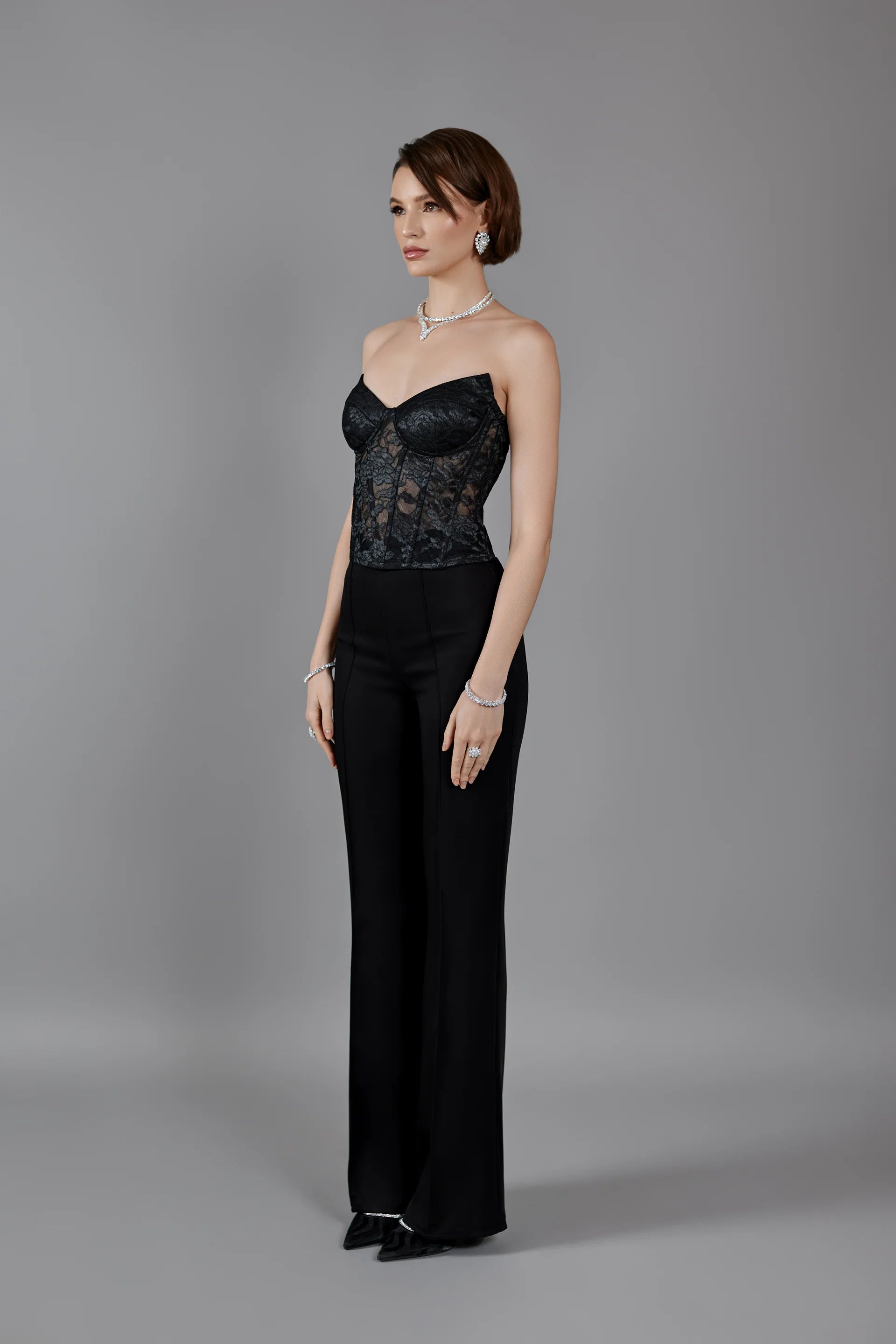 NOIR FLEUR: Lace Bloom
