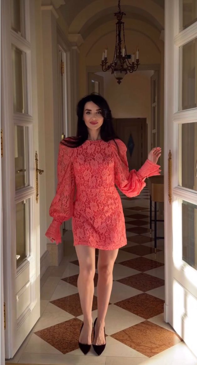 Short Lace Dress